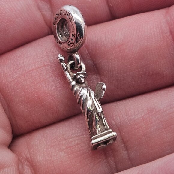 Pandora 925 Sterling Silver Statue of Liberty Dangle Charm - Picture 1 of 5